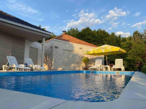 Woodrock Villa